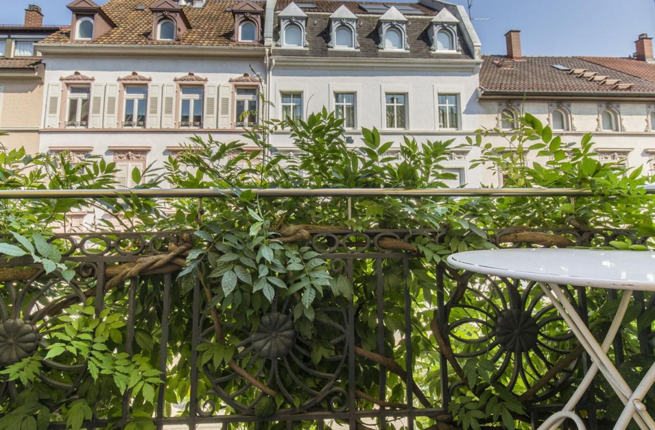 Apartments Im Cafe Einstein Freiburg im Breisgau Exterior photo